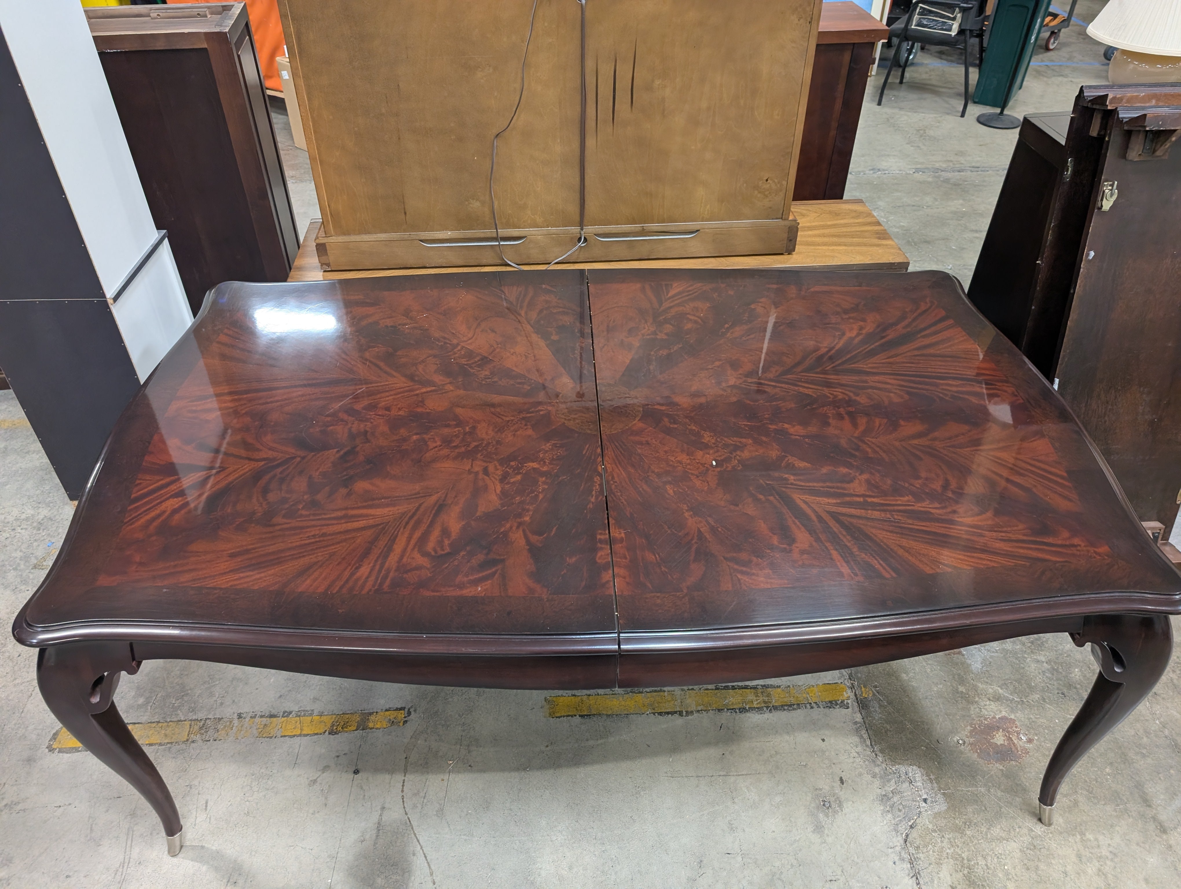 Dining Table in Dark Wood with Two leaves