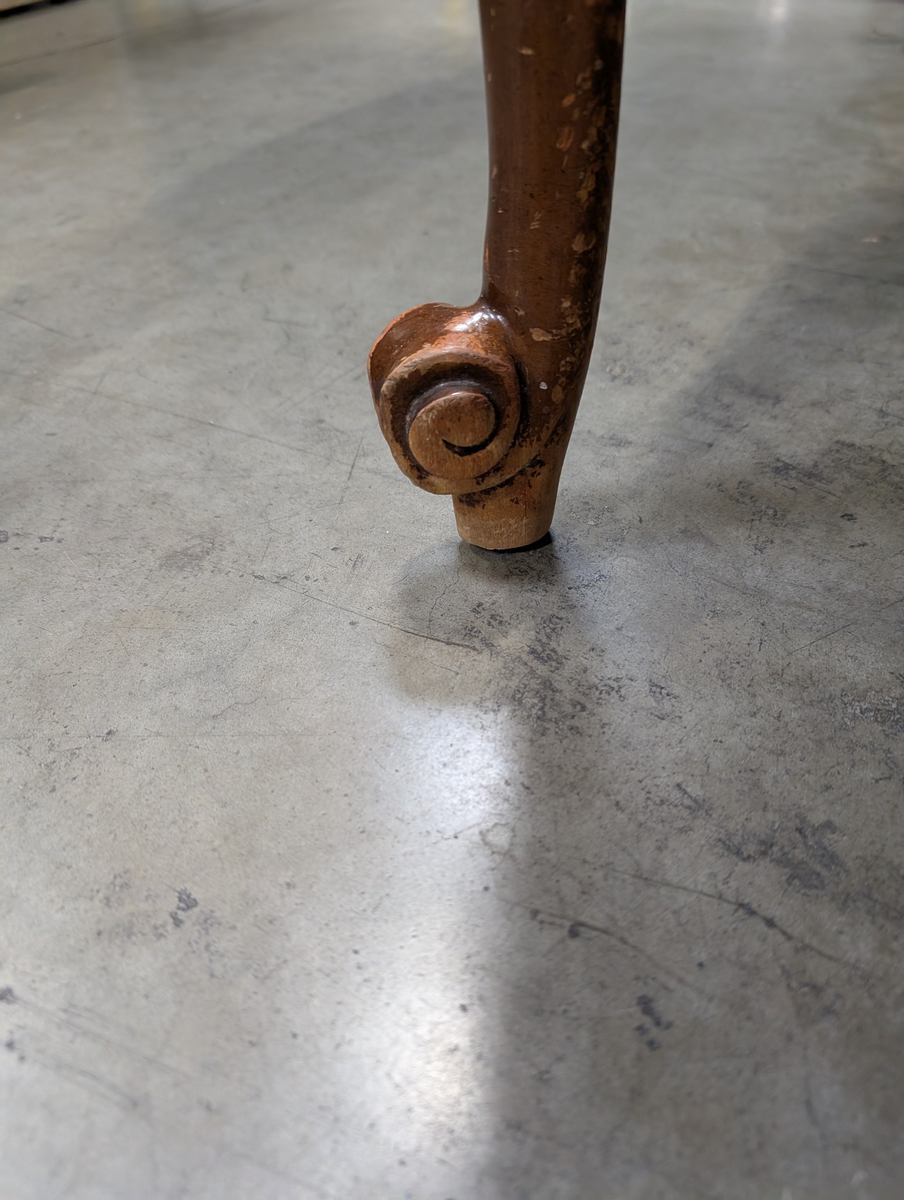 Traditional Cabriole Leg Wood Dining Table