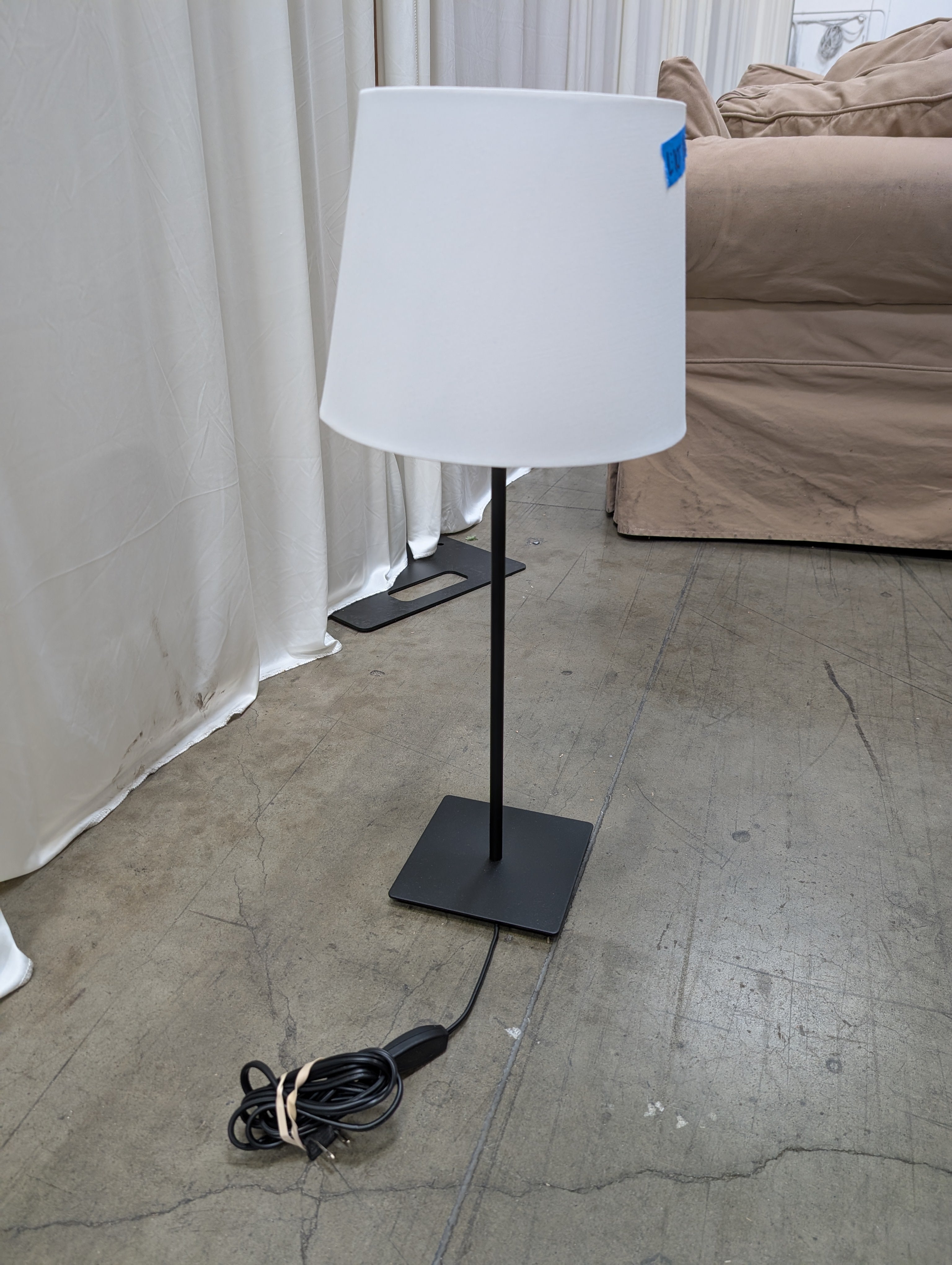 Minimalist Black Metal Table Lamp with White Shade