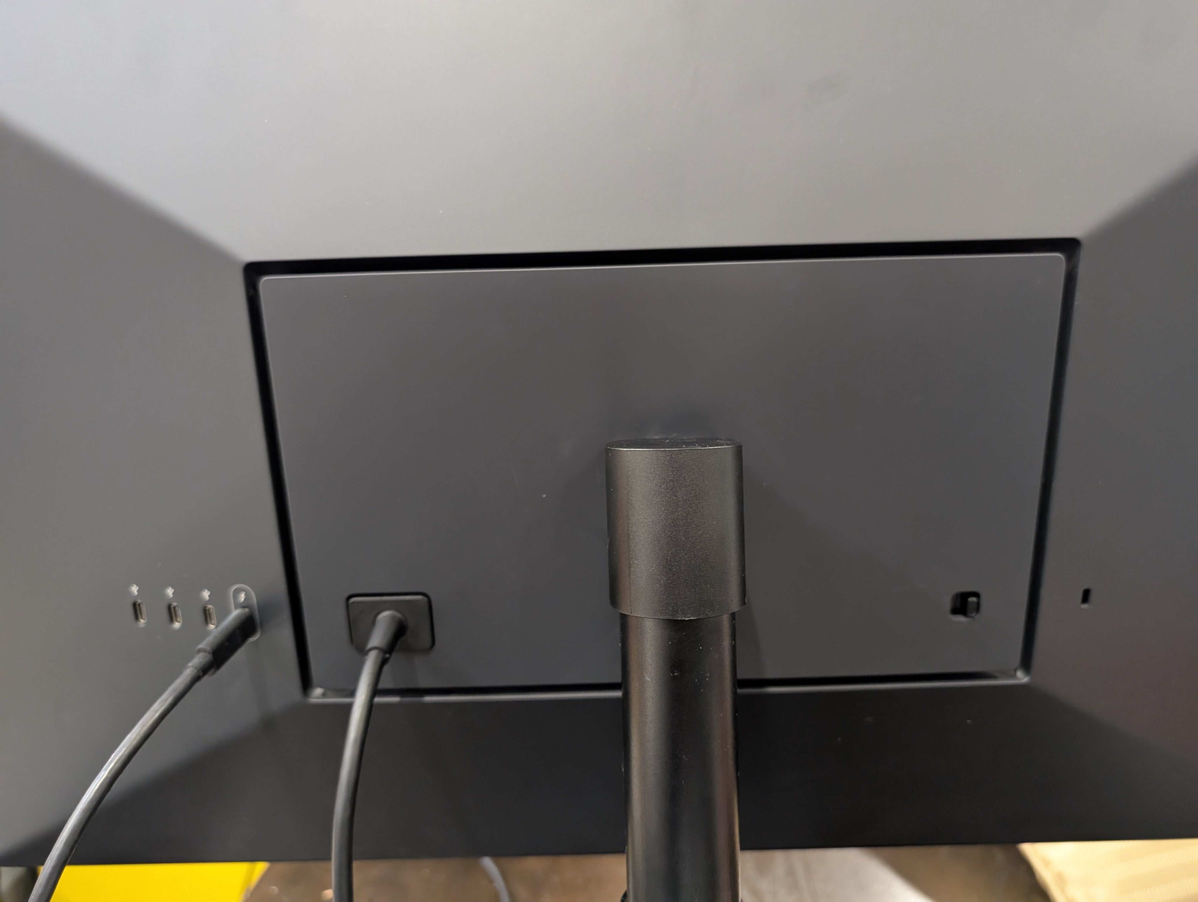 LG UltraFine 5K Display 27MD5KL 27-inch Professional Monitor for Mac