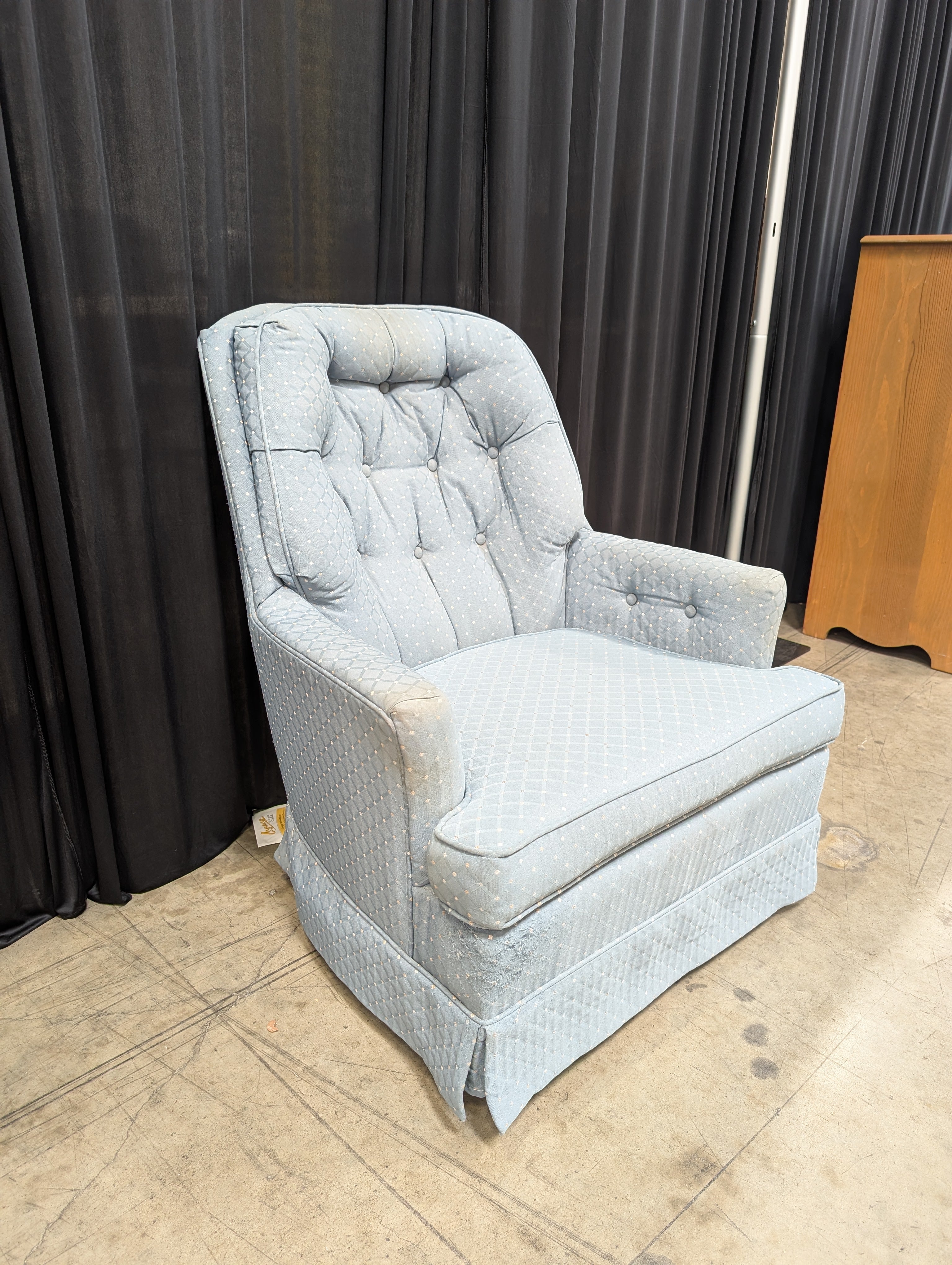 Traditional Light Blue Armchair with Tufted Back