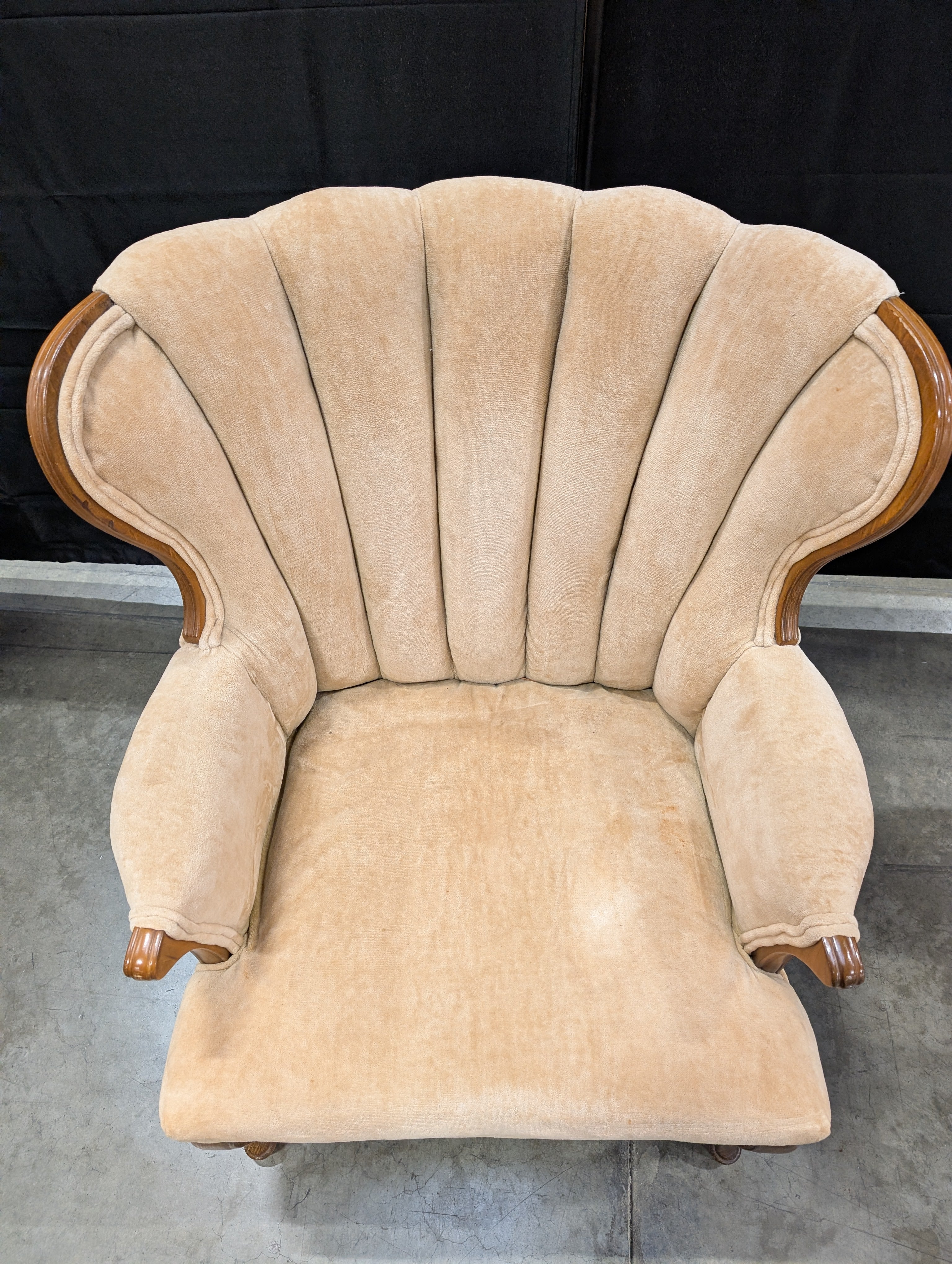 Vintage Style Fluted Back Upholstered Armchair